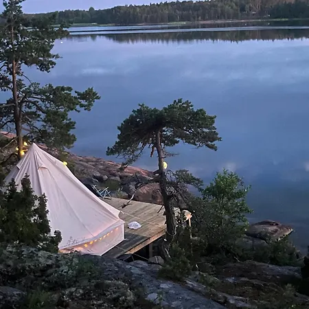 Glamping On The Waterfront *